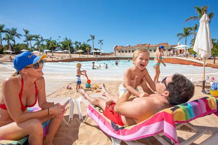 Coco Beach Wellenbad mit Sandstrand für Kinder Siam Teneriffa